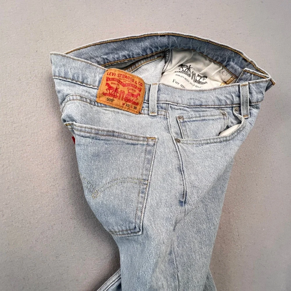 Levi's 505 Regular Fit Jeans Mens 32x30 Light Wash Denim Straight Leg Casual